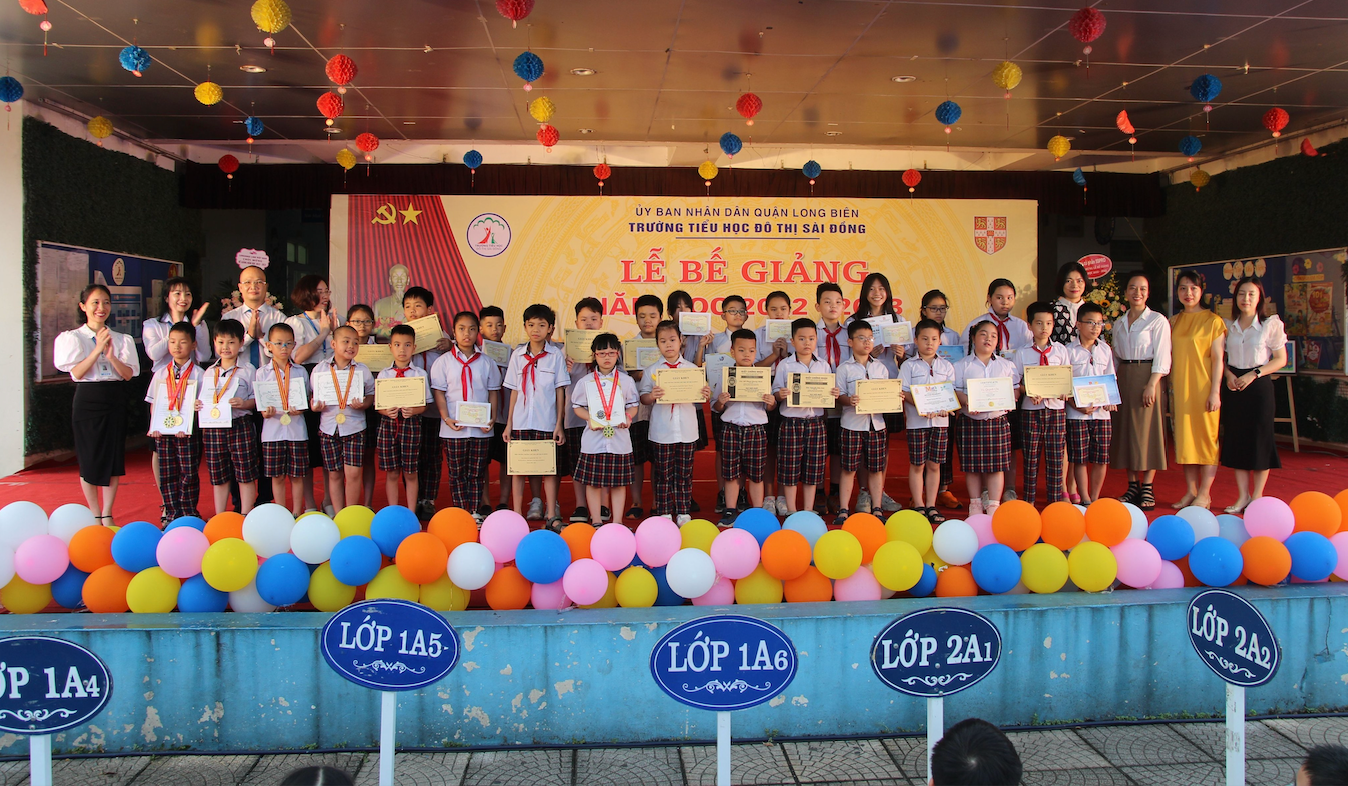 Trường tiểu học Đô thị Sài Đồng khen thưởng giáo viên, học sinh tiêu biểu -0