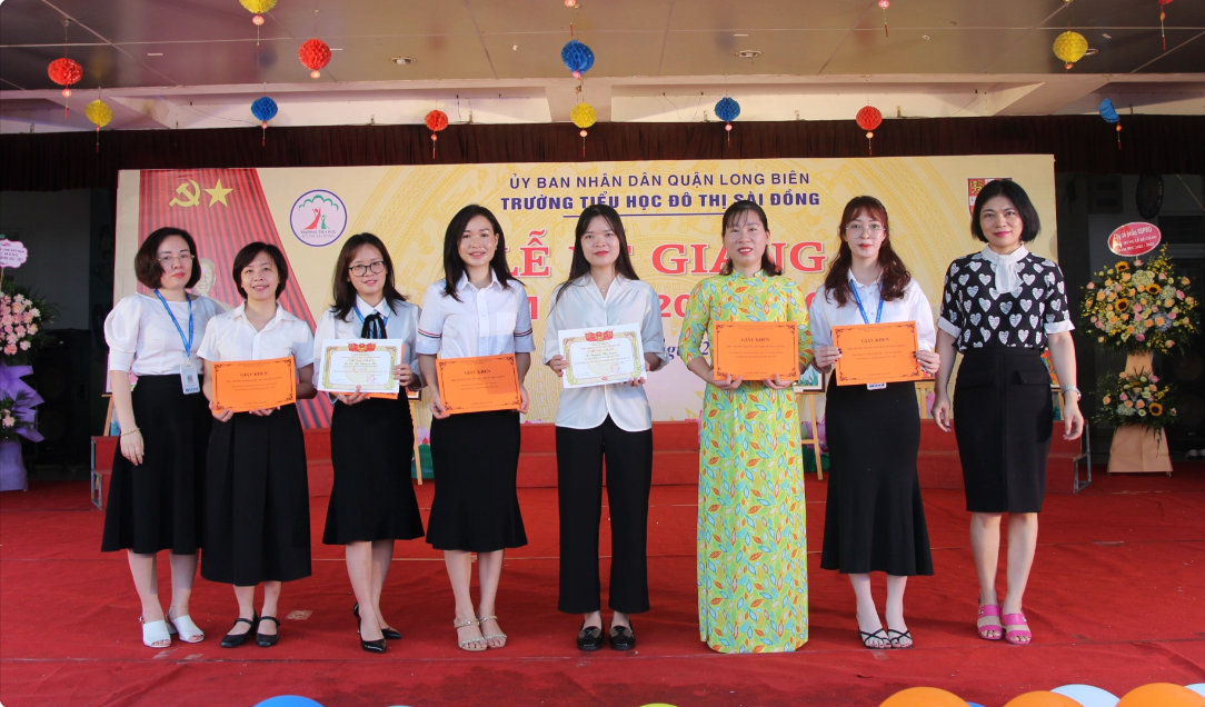 Trường tiểu học Đô thị Sài Đồng khen thưởng giáo viên, học sinh tiêu biểu -0