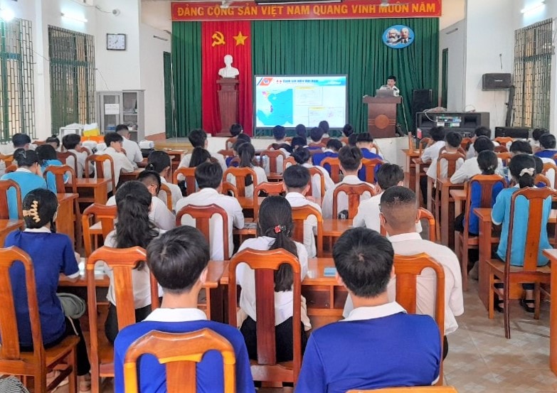 Bộ Tư lệnh Vùng cảnh sát biển 3 tuyên truyền về biển, đảo Việt Nam