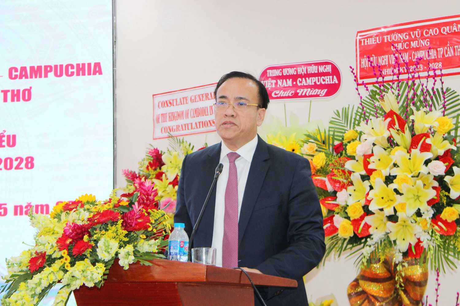 Thúc đẩy tình đoàn kết, hữu nghị giữa TP Cần Thơ và nước bạn Camphuchia -0