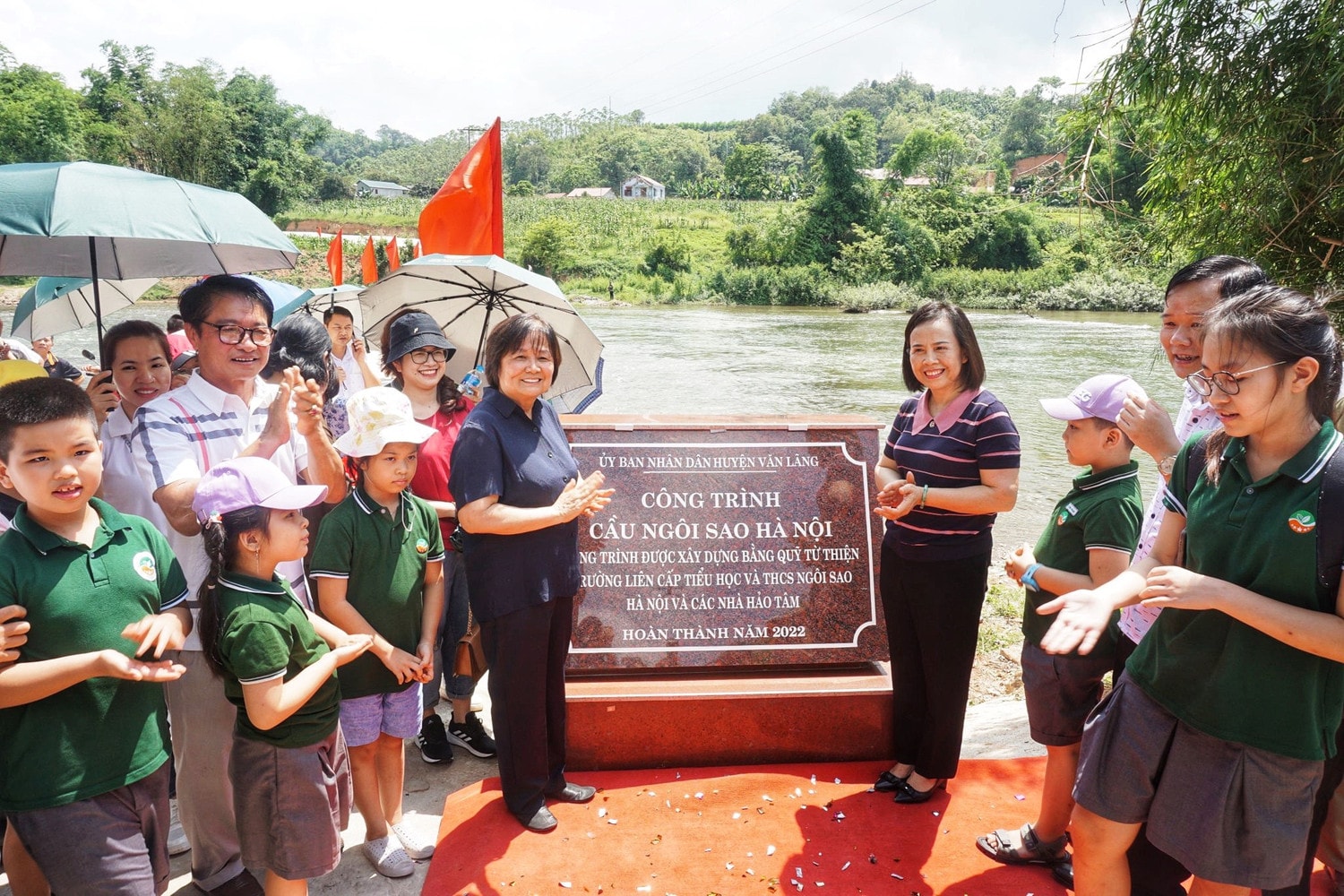 Phụ huynh, học sinh Trường Ngôi sao Hà Nội hỗ trợ xây 4 cây cầu cho vùng khó khăn -0