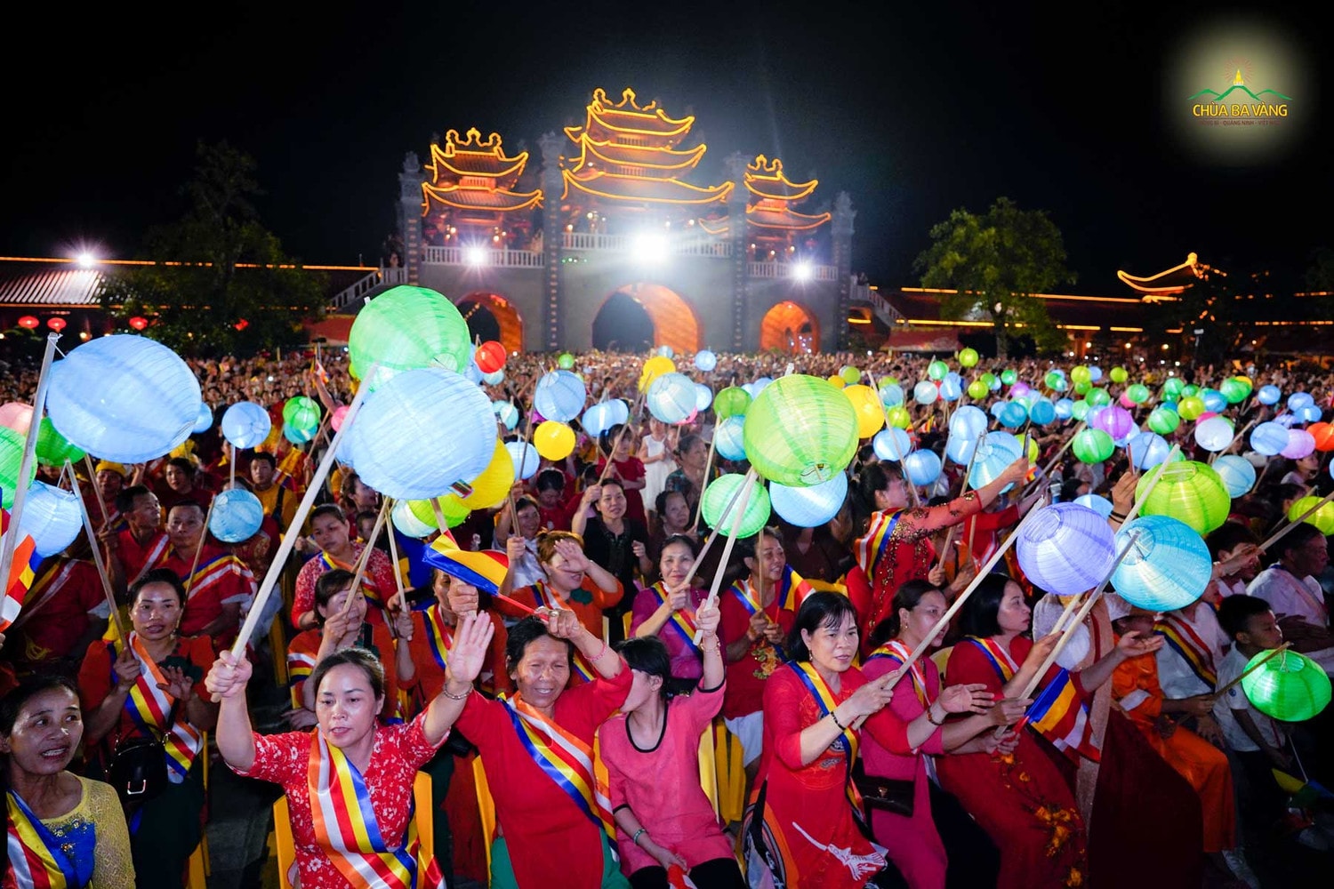 Đại lễ Phật đản chùa Ba Vàng 2023 - Những dấu ấn còn đọng lại mãi -1