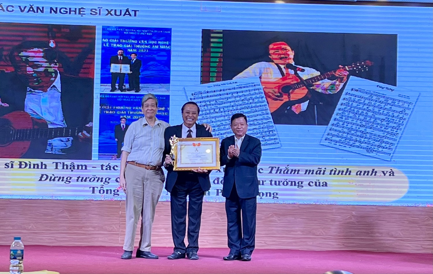 Giải thưởng Đào Tấn năm 2022: Tôn vinh 5 tập thể và 10 cá nhân xuất sắc -0
