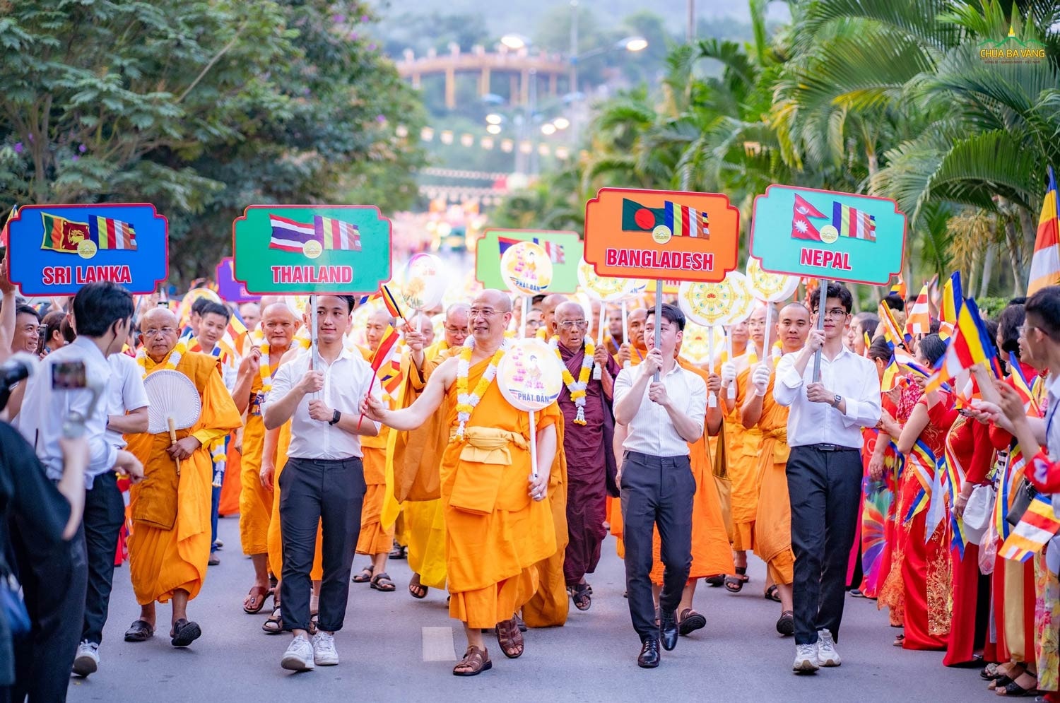 Bài 2: Sản phẩm du lịch văn hóa tâm linh đặc sắc miền Kinh đô Phật giáo -0
