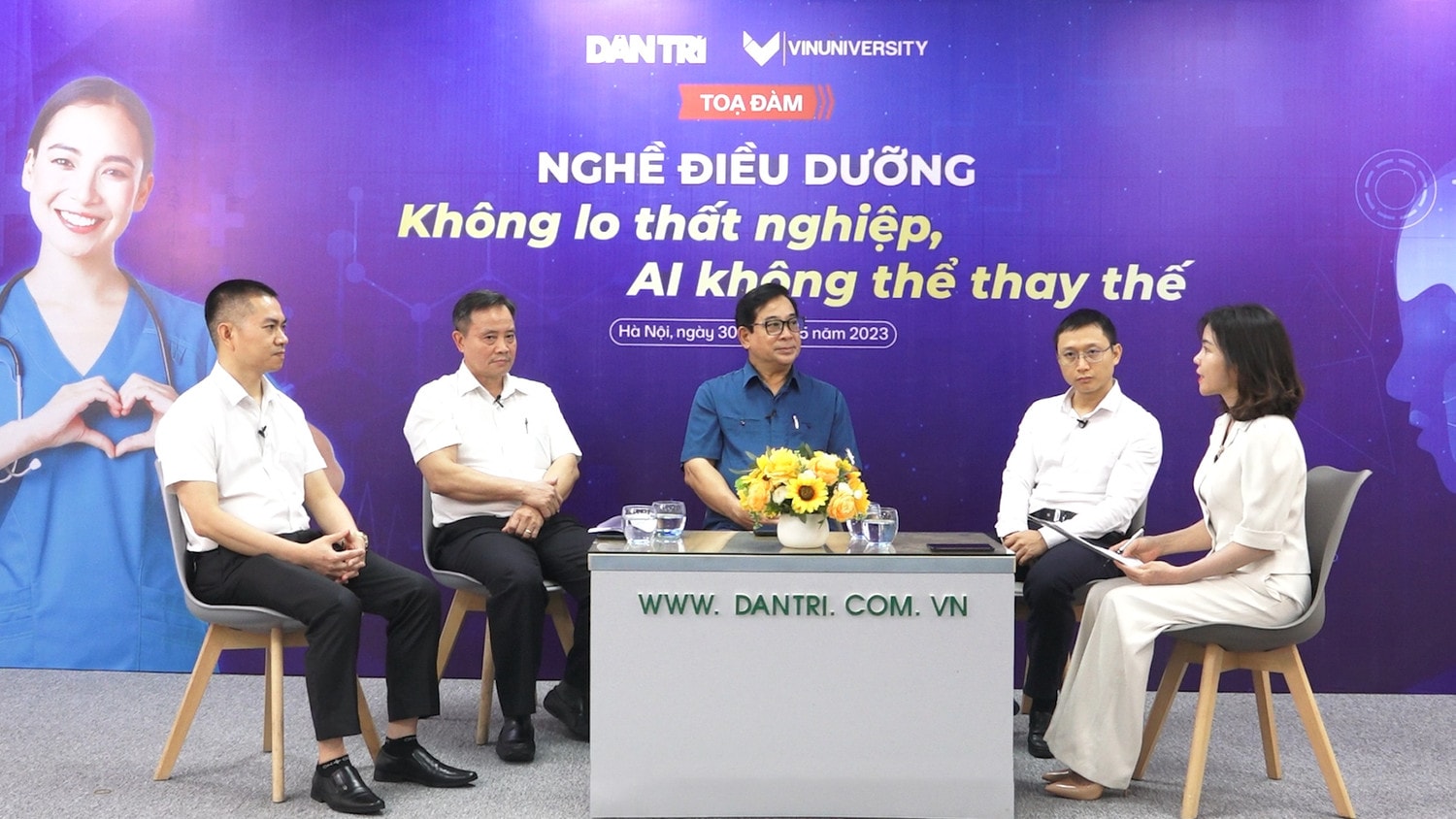 Bối cảnh già hóa dân số và cơ hội rộng mở cho nghề điều dưỡng -0