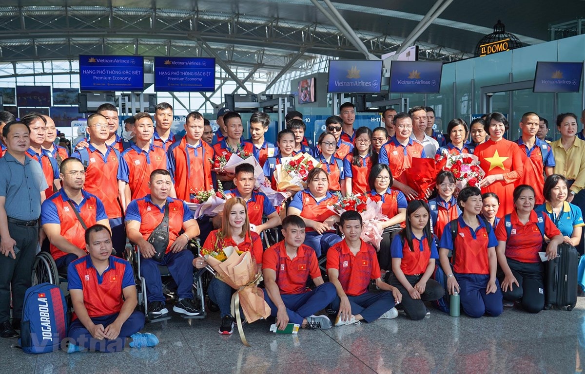 Đoàn thể thao người khuyết tật Việt Nam lên đường dự ASEAN Para Games 12