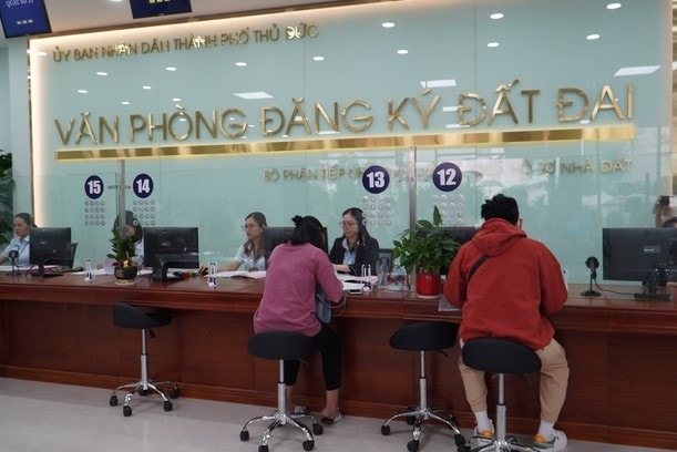 TP. Hồ Chí Minh áp dụng mức thu phí mới khi làm giấy tờ nhà, đất -0