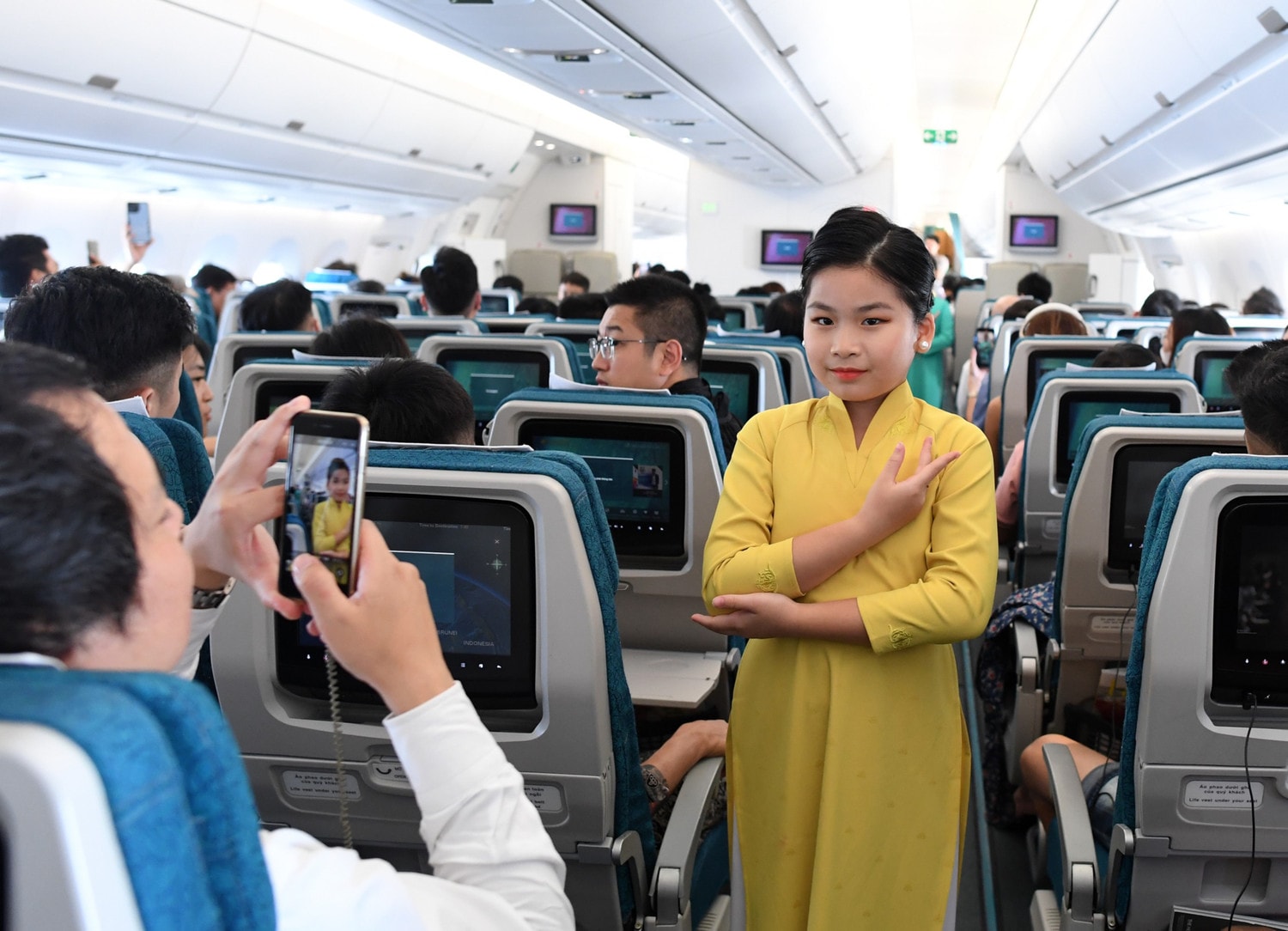 Chuyến bay đặc biệt của Vietnam Airlines với phi hành đoàn “nhí”