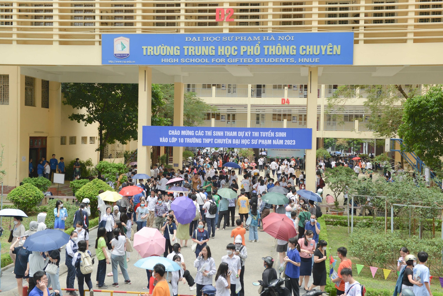 Kỳ thi lớp 10 THPT chuyên Sư Phạm Hà Nội: Đề môn Ngữ văn vào Chiếc lược ngà, đề thi Toán khá khó -0