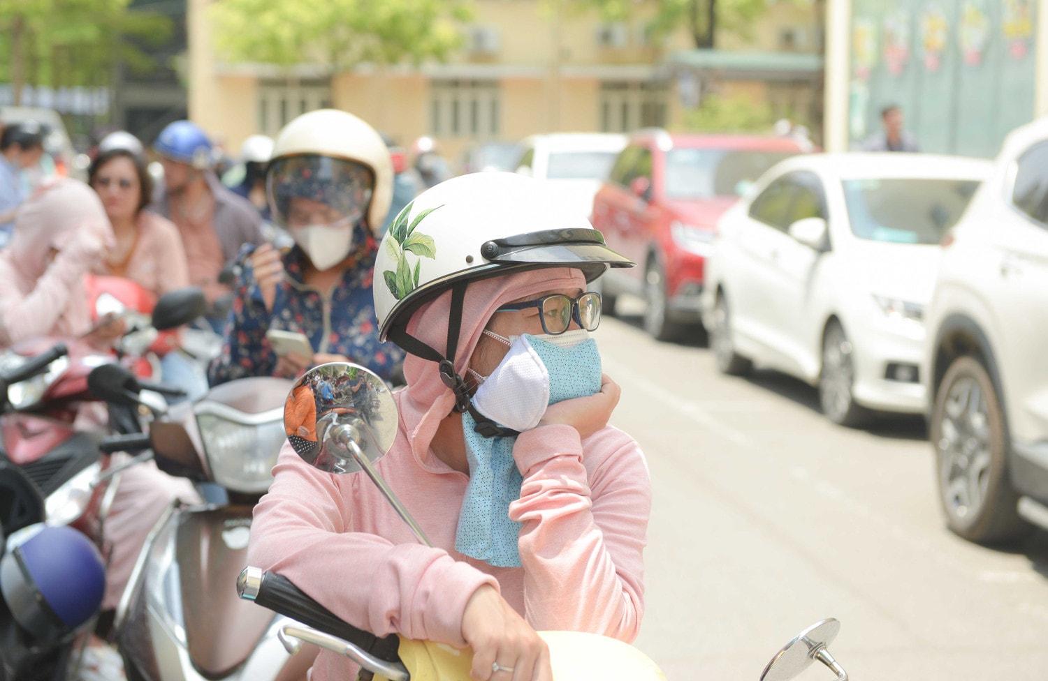 Kỳ thi lớp 10 THPT chuyên Sư Phạm Hà Nội: Đề môn Ngữ văn vào Chiếc lược ngà, đề thi Toán khá khó -0