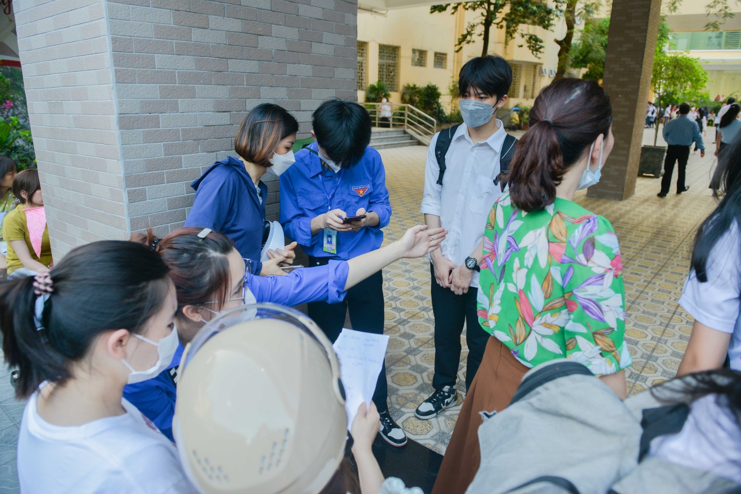 Hơn 6000 thí sinh dự kỳ thi tuyển sinh trường THPT chuyên Sư Phạm Hà Nội -0