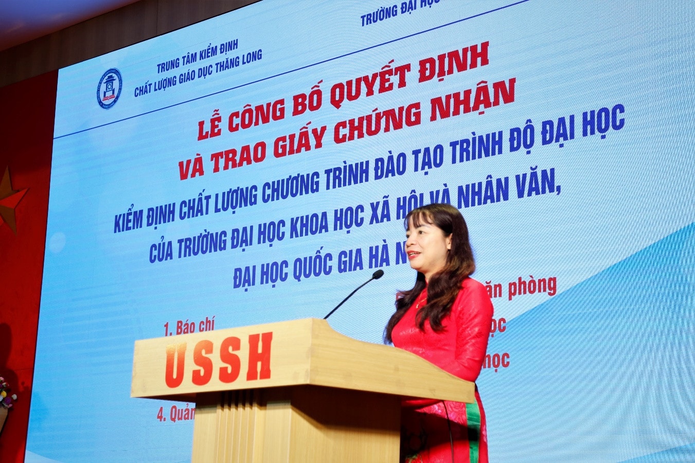 Thêm 7 chương trình đào tạo của Trường ĐH KHXH&NV được chứng nhận kiểm định chất lượng -0