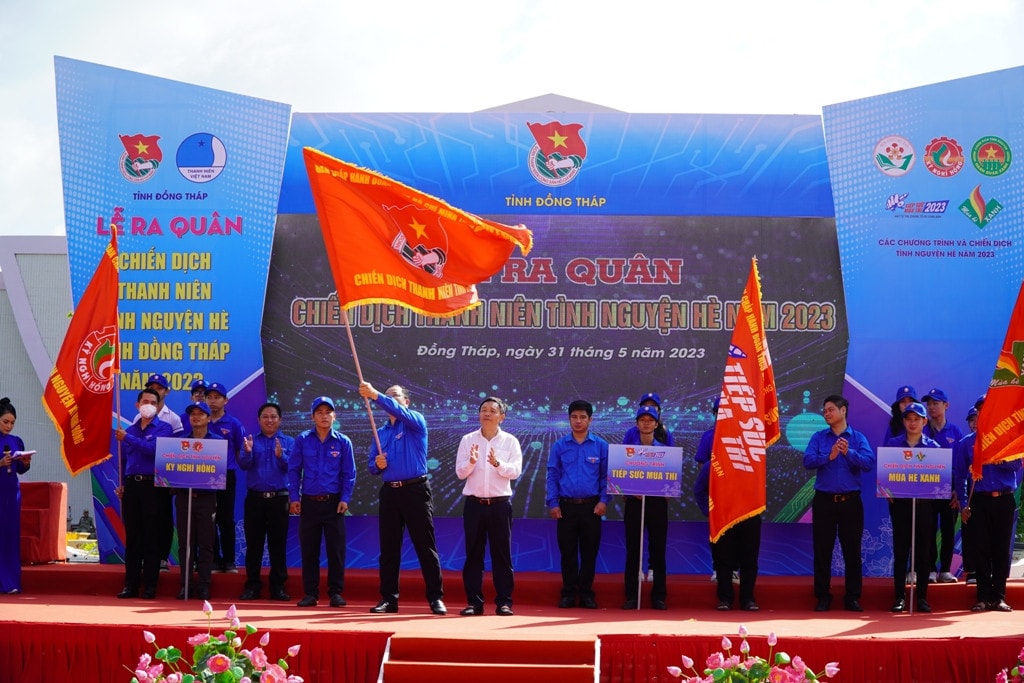 Tỉnh đoàn Đồng Tháp làm lễ ra quân Chiến dịch Thanh niên Đtình nguyện hè năm 2023 Thanh niên Đồng Tháp tiên phong chuyển đổi số và khởi nghiệp xanh