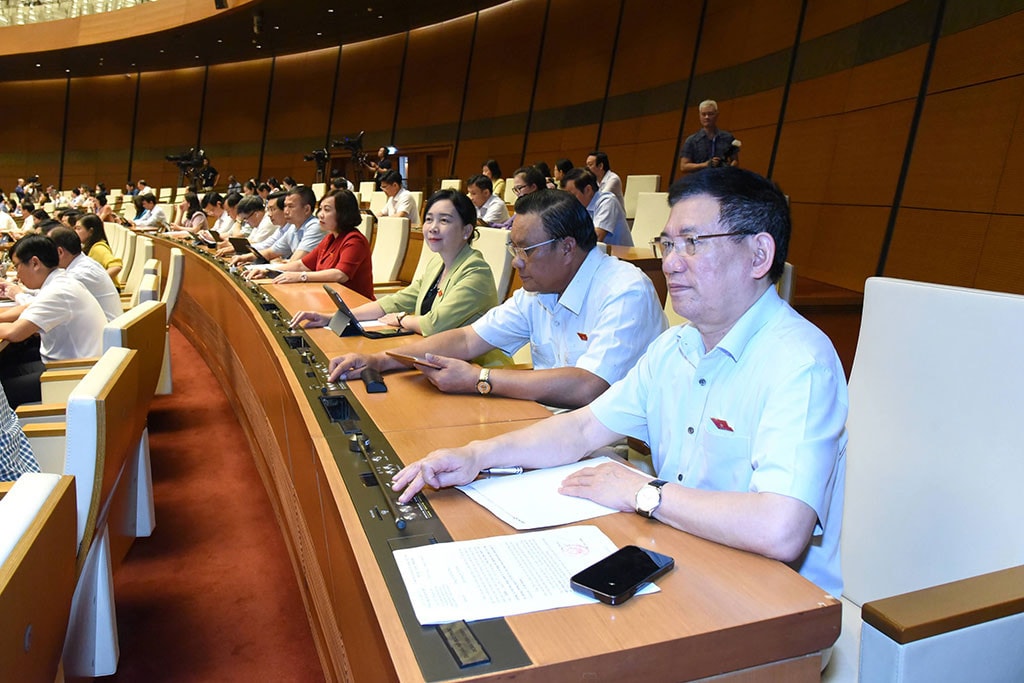 Thông qua Nghị quyết về Chương trình xây dựng luật, pháp lệnh năm 2024 -0