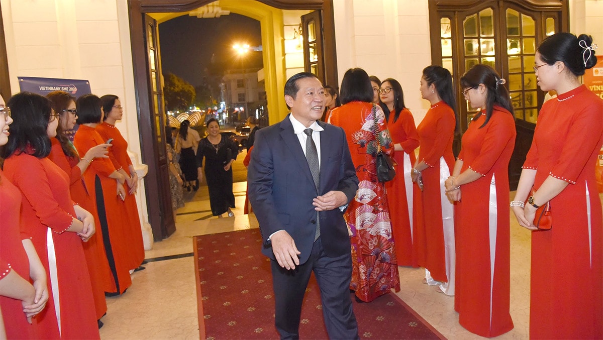 Chủ tịch Quốc hội Vương Đình Huệ dự Chương trình nghệ thuật “Vinh quang Tổ quốc Việt Nam” -0