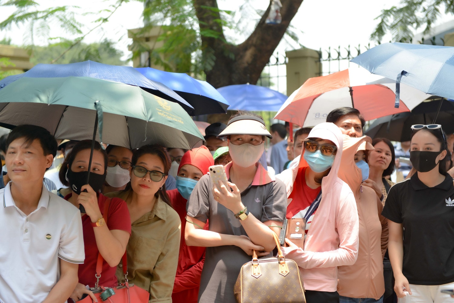 Đề thi THPT chuyên Ngoại ngữ: Môn Văn dễ thở, môn Toán 
