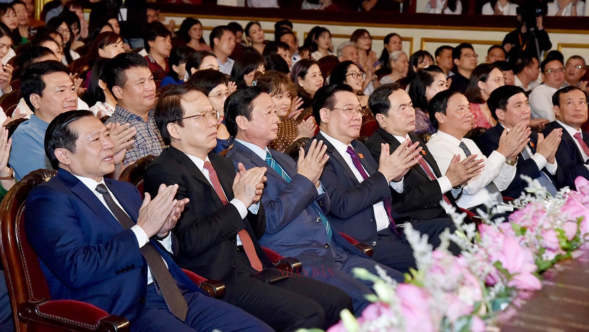 Một số hình ảnh Chương trình nghệ thuật “Vinh quang Tổ quốc Việt Nam” -8