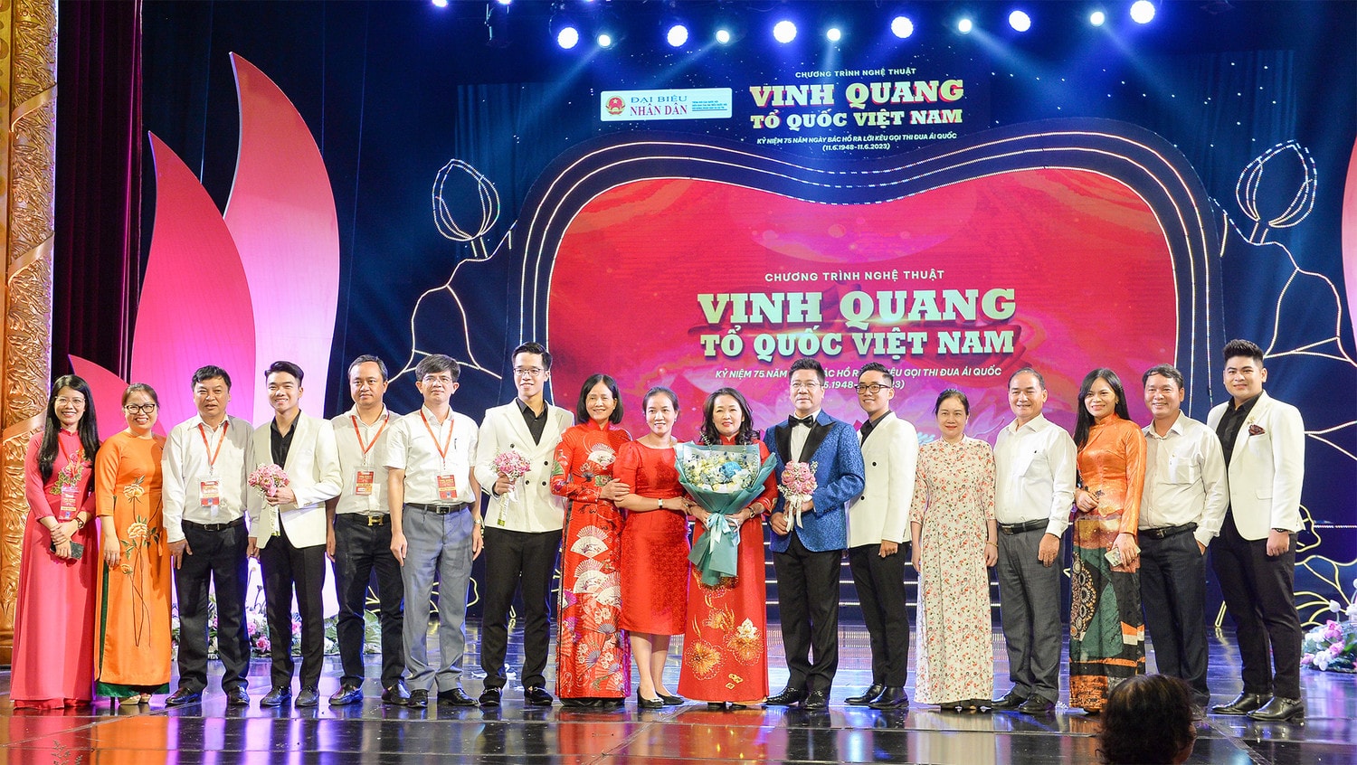 Một số hình ảnh Chương trình nghệ thuật “Vinh quang Tổ quốc Việt Nam” -0