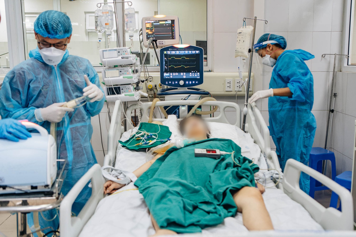 Thống nhất chuyển Covid-19 từ bệnh truyền nhiễm nhóm A sang nhóm B -0