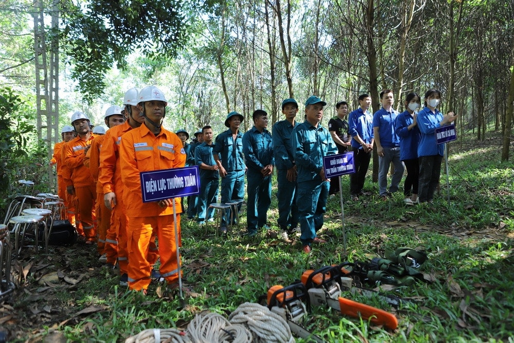 Công ty Điện lực Thanh Hóa ra quân giải phóng hành lang an toàn lưới điện năm 2023 -0