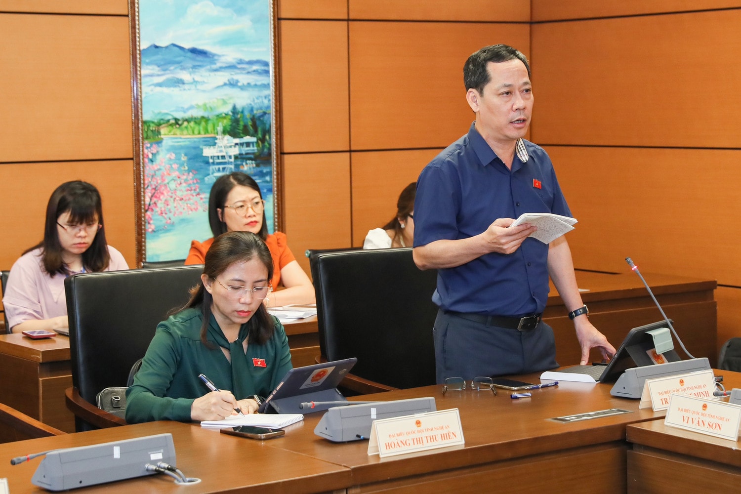 Giao Chính phủ xây dựng Bộ tiêu chí, có các chỉ số, mục tiêu cụ thể -0