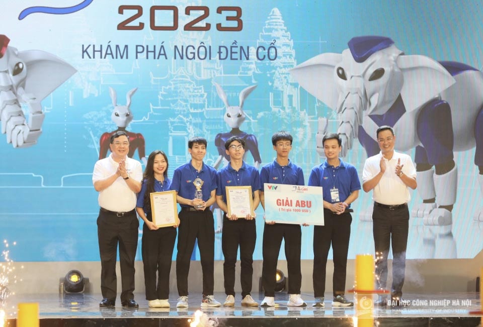 70% sinh viên Trường ĐH Công nghiệp Hà Nội có việc làm ngay khi nhận bằng tốt nghiệp -0