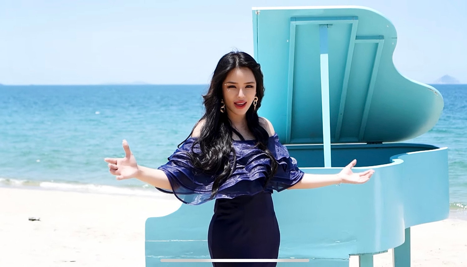 Việt Nam tươi đẹp trong MV 