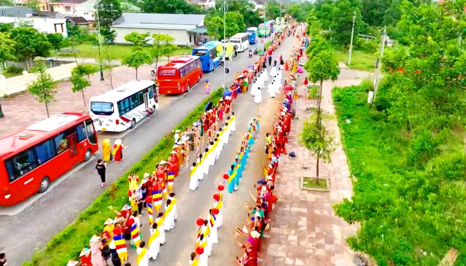 Quảng Bình: Đại lễ Phật đản 2023 - sự kiện quan trọng của Phật giáo huyện miền núi, biên giới Minh Hóa -0