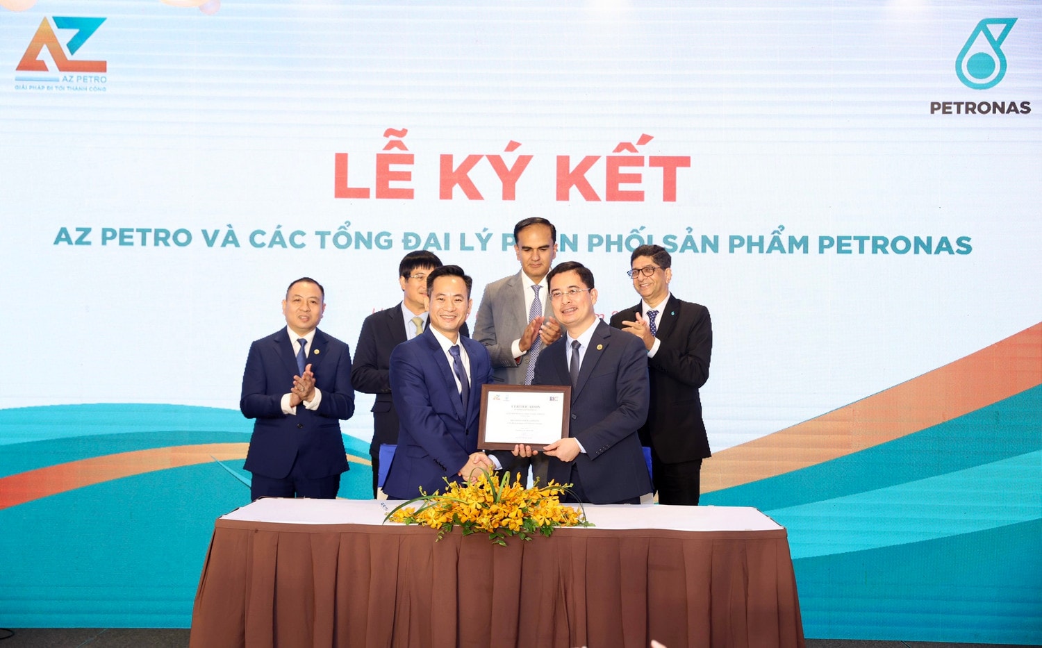 AZ Petro và Petronas Lubricants International công bố hợp tác chiến lược -0
