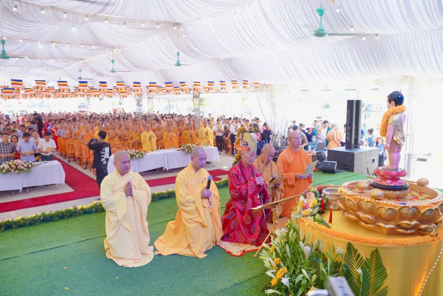 Quảng Bình: Đại lễ Phật đản 2023 - sự kiện quan trọng của Phật giáo huyện miền núi, biên giới Minh Hóa -0
