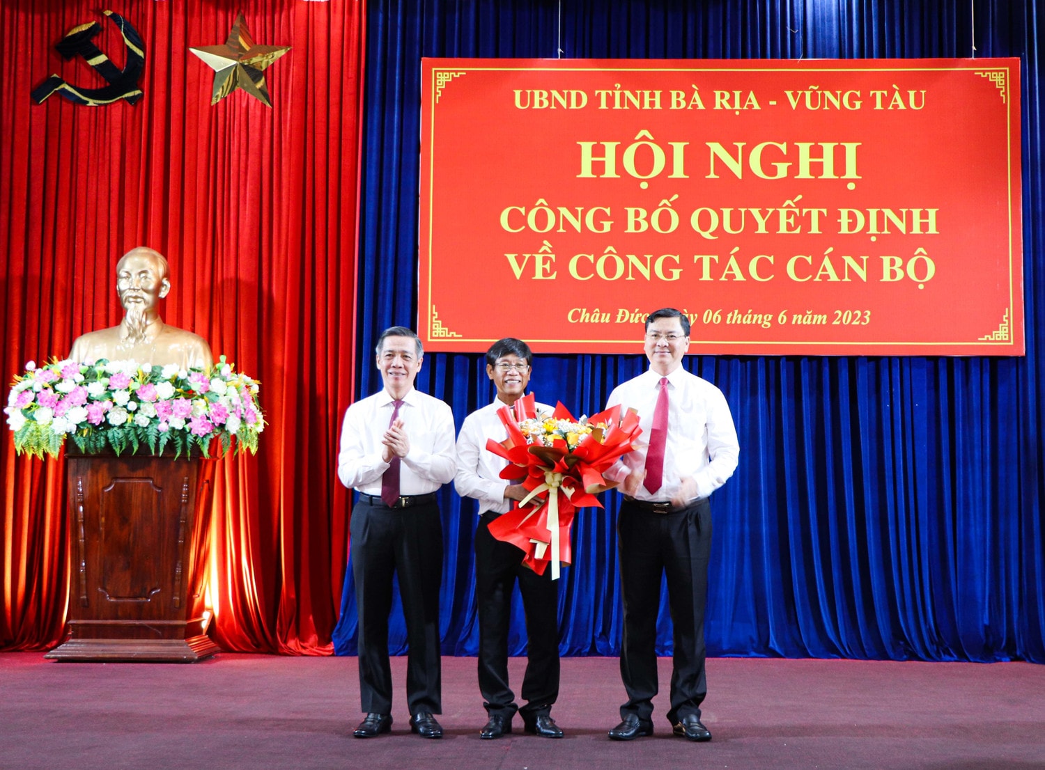 UBND huyện Châu Đức đã tổ chức hội nghị công bố Quyết định về công tác cán bộ. (Ảnh Báo Bà Rịa - Vũng Tàu)