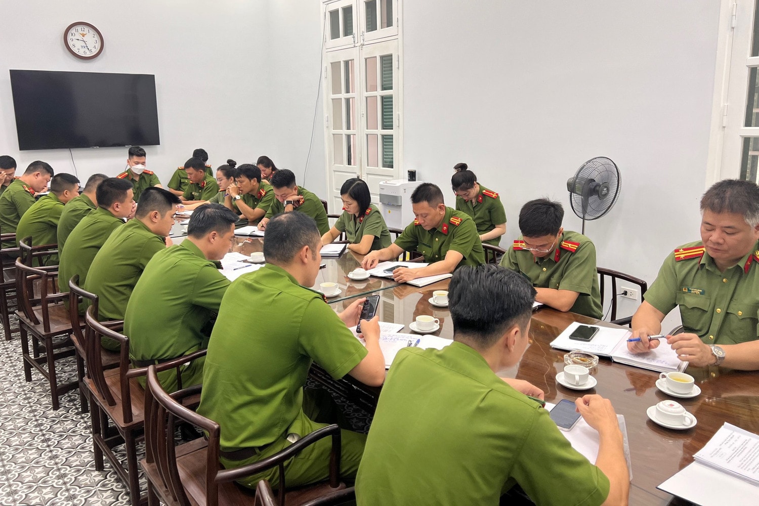 Quận Hoàn Kiếm đẩy mạnh xây dựng Công an phường điển hình kiểu mẫu về an ninh, trật tự và văn minh đô thị -0