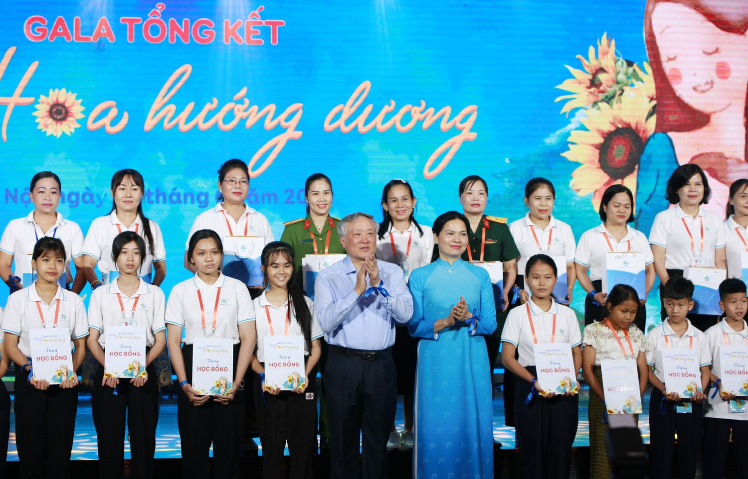 Chung tay chăm lo cho trẻ em mồ côi