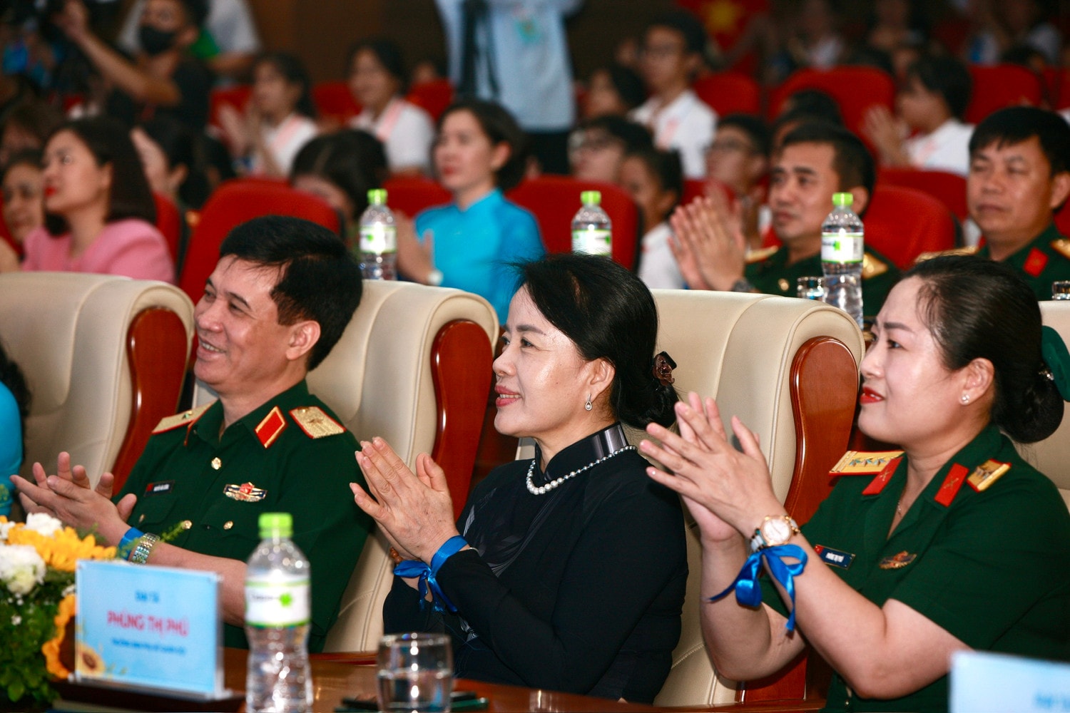 Chung tay chăm lo cho trẻ em mồ côi