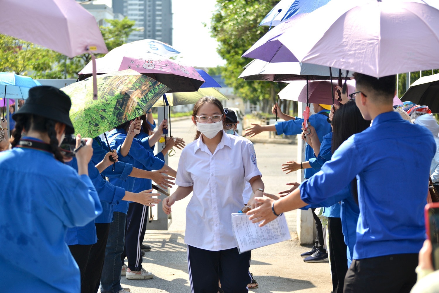Thí sinh Hà Nội nhận định đề thi tiếng Anh vào lớp 10 