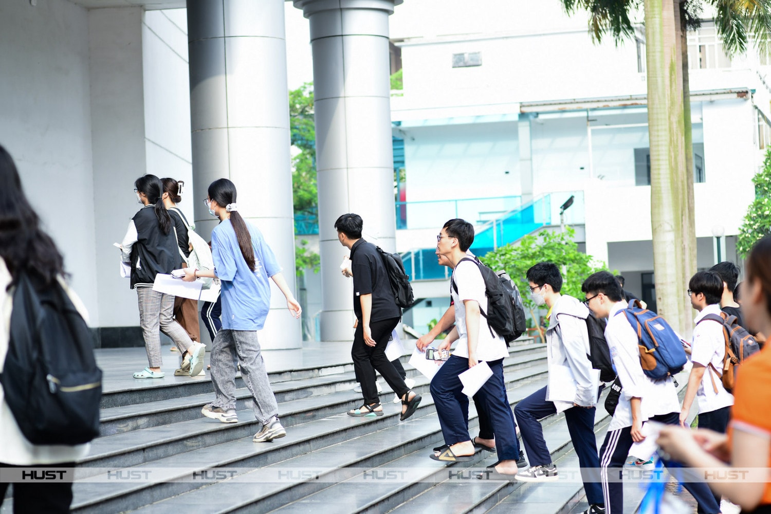 Thí sinh bước vào đợt thi đầu tiên kỳ thi Đánh giá tư duy của Đại học Bách khoa Hà Nội -0