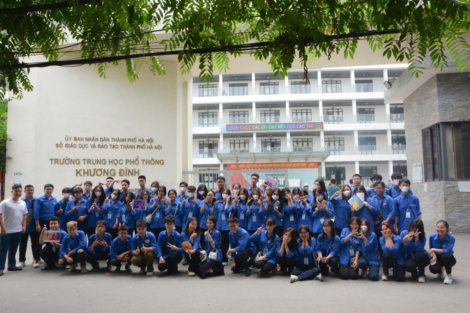 Hình ảnh ấn tượng ngày kết thúc môn thi cuối trong kỳ thi vào lớp 10 tại Hà Nội -0