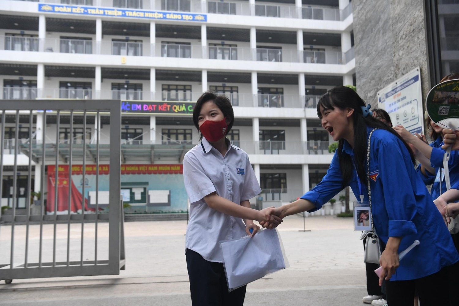 Thí sinh Hà Nội nhận định môn Toán thi vào lớp 10 rất dễ, “nắm chắc” 8 - 9 điểm -0