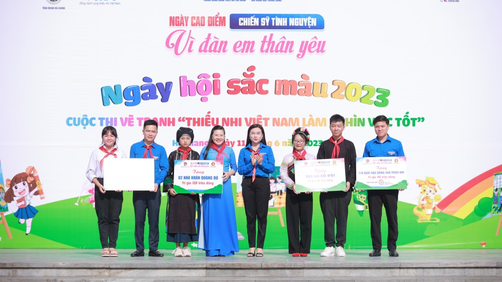 Ngày cao điểm chiến sỹ tình nguyện “Vì đàn em thân yêu” -0