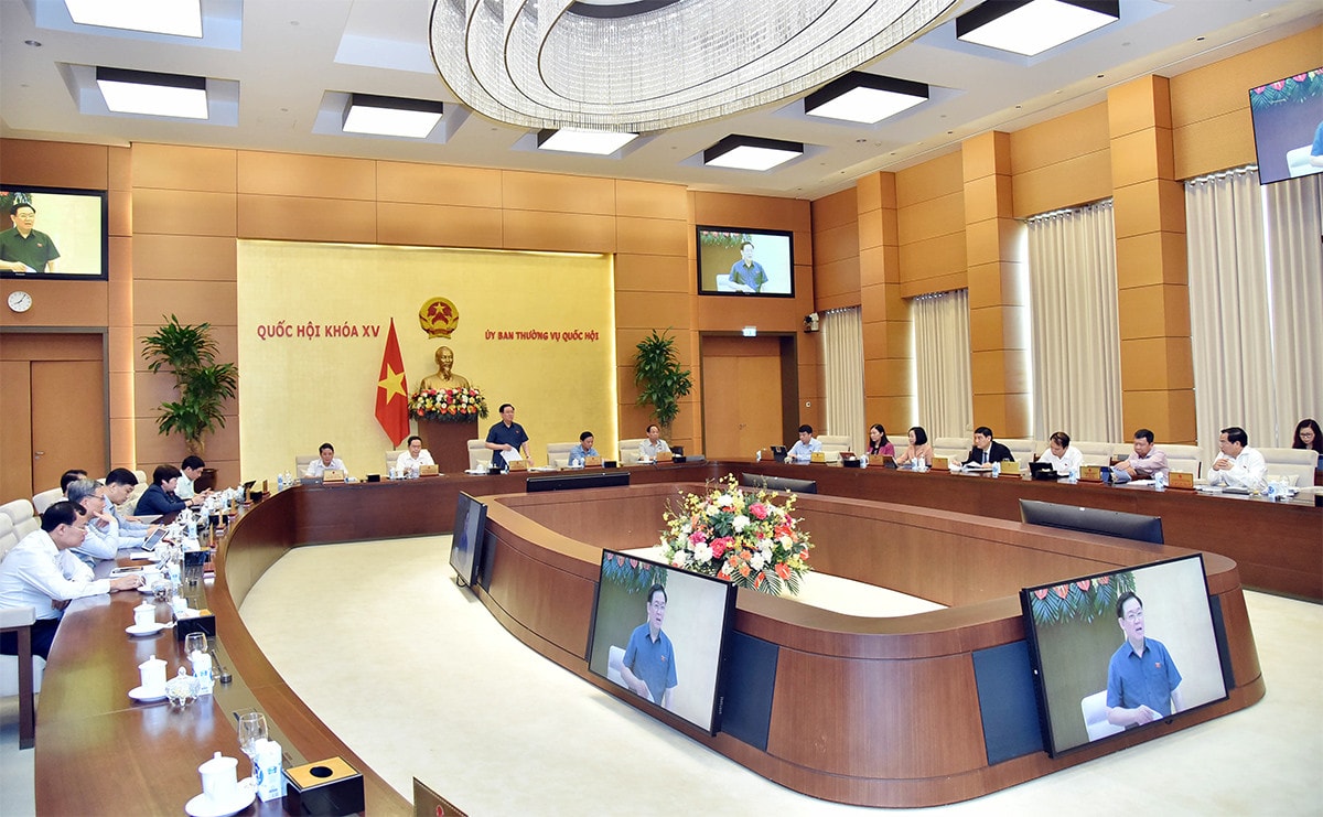 Chủ tịch Quốc hội Vương Đình Huệ chủ trì Phiên họp của Ủy ban Thường vụ Quốc hội -2