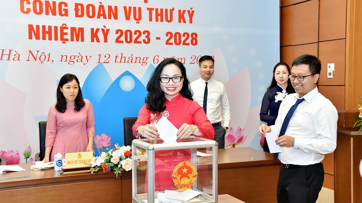 Tổng Thư ký Quốc hội, Chủ nhiệm Văn phòng Quốc hội Bùi Văn Cường dự Đại hội Công đoàn Vụ Thư ký -2