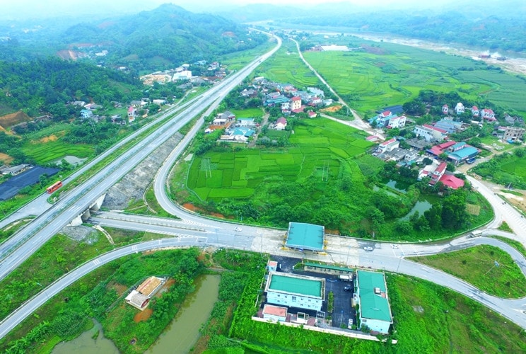 Công ty TNHH Đồng Tiến là nhà thầu quen mặt trúng hàng loạt gói thầu đầu tư công quy mô lớn tại tỉnh Yên Bái. (Ảnh: Kinh tế Môi trường)