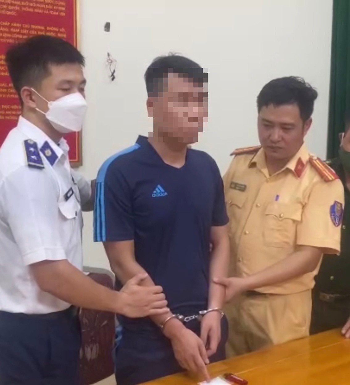 Bắt giữ đối tượng tàng trữ ma tuý trên phà ở Hải Phòng -0