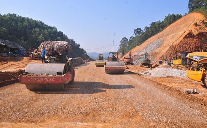 Yên Bái: Lộ doanh nghiệp một mình một ngựa liên tiếp trúng thầu hàng nghìn tỷ đồng tiết kiệm cực thấp -0