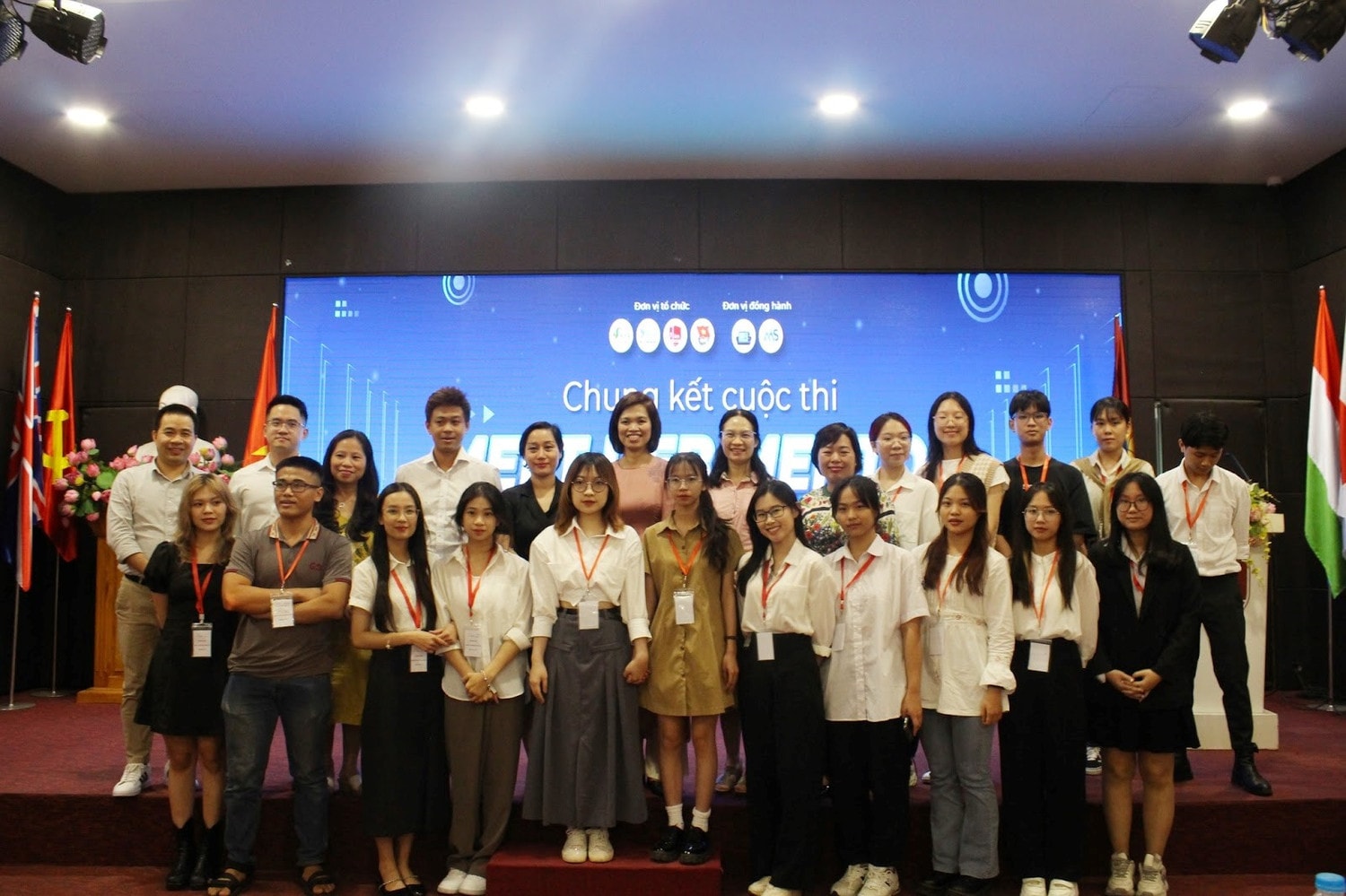 Chung kết cuộc thi Meet UEB Mentor 2023: Bất ngờ về các dự án doanh nghiệp xuất sắc từ các bạn trẻ tham gia tranh tài