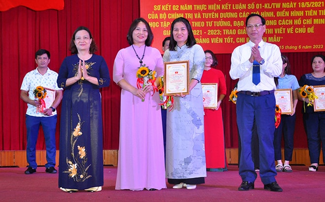 Yên Bái: Đảng ủy Khối cơ quan và doanh nghiệp tỉnh sơ kết 2 năm thực hiện Kết luận số 01- KL/TW của Bộ Chính trị