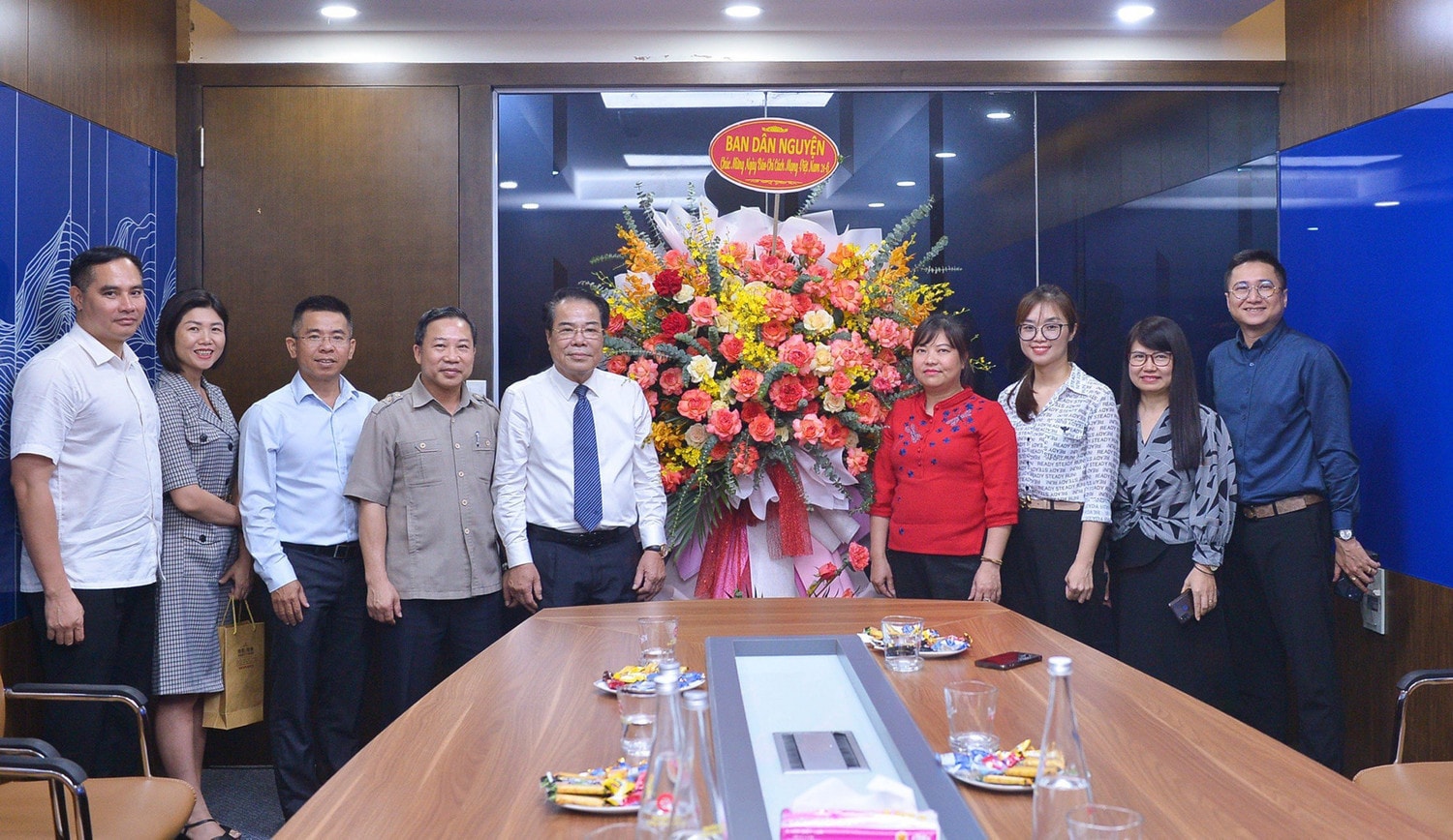 Trưởng Ban Dân nguyện Dương Thanh Bình thăm, chúc mừng các cơ quan báo chí -0