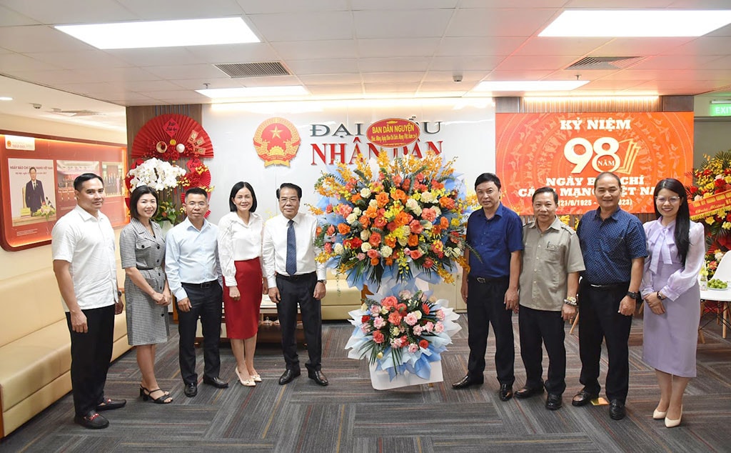 Trưởng Ban Dân nguyện Dương Thanh Bình thăm, chúc mừng các cơ quan báo chí -0