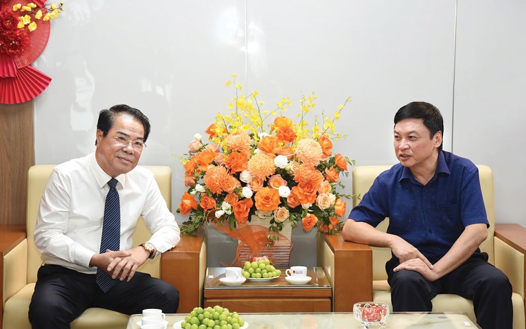Trưởng Ban Dân nguyện Dương Thanh Bình thăm, chúc mừng các cơ quan báo chí -0