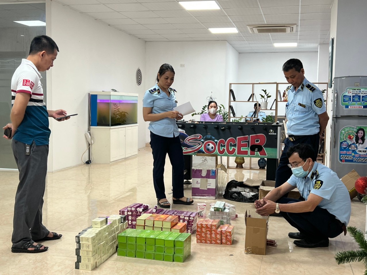 Hà Nội: Khởi tố vụ án đầu tiên vì bán thực phẩm giả trên không gian mạng -0